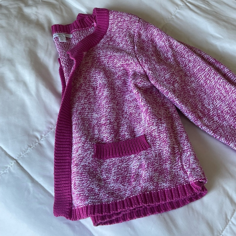 Adorable Pink & White New York & Co sweater